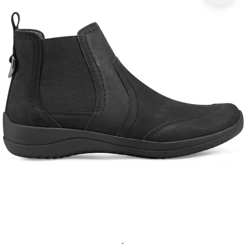 EARTH Faine Round Toe Pull on Boots Black Size 10 W